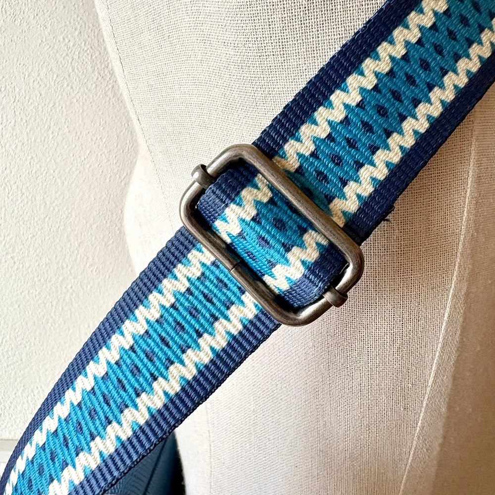 Montana West‎ Blue Lizard Embossed Crossbody Bag Woven Stripe Guitar Strap Logo - Picture 7 of 13
